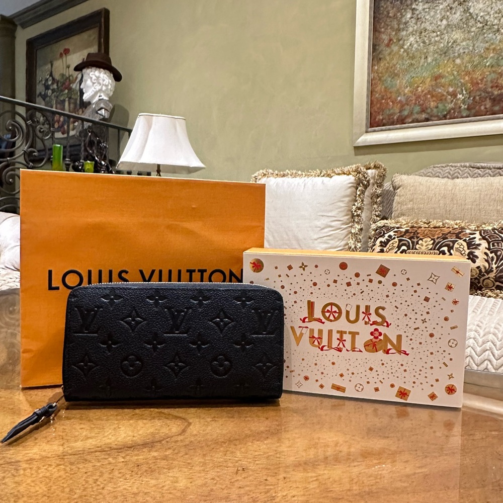Louis Vuitton Black Zippy Wallet
